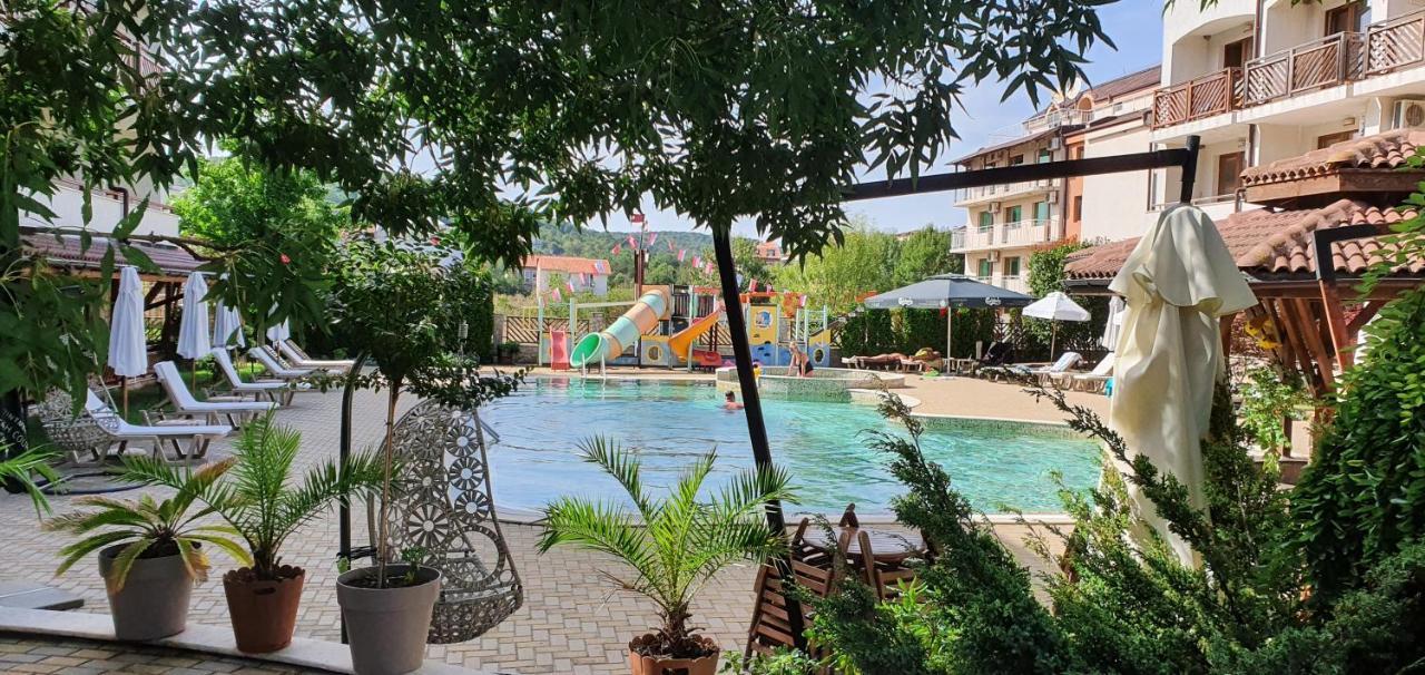Mm Complex Apartment Primorsko Luaran gambar